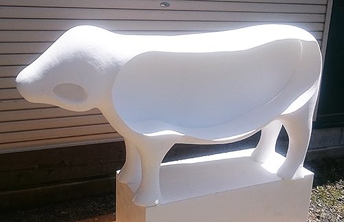 牛の原型をスチロールで制作しました。page-visual 牛の原型をスチロールで制作しました。ビジュアル
